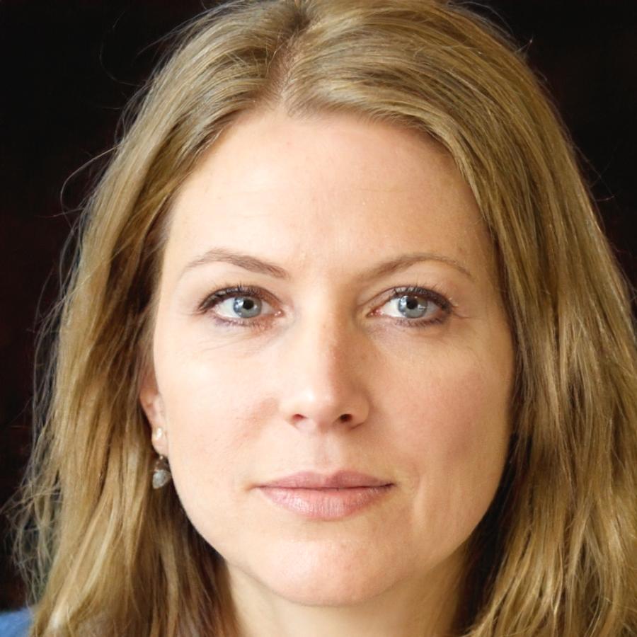 Dagny Solberg, Investment Analysis Expert